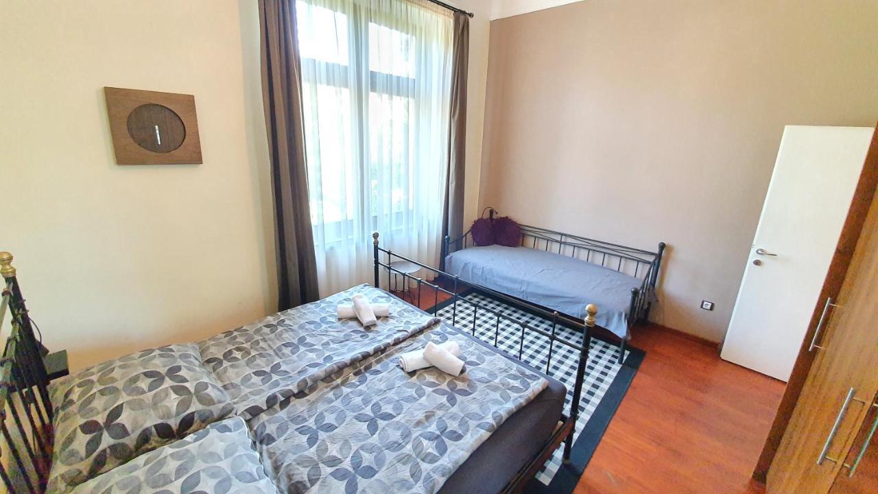 Deák Apartman Sopron Esterno foto